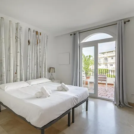 Apartment Spacious 2 Bed Duplex In Aloha Gardens Close To Puerto Banus *
