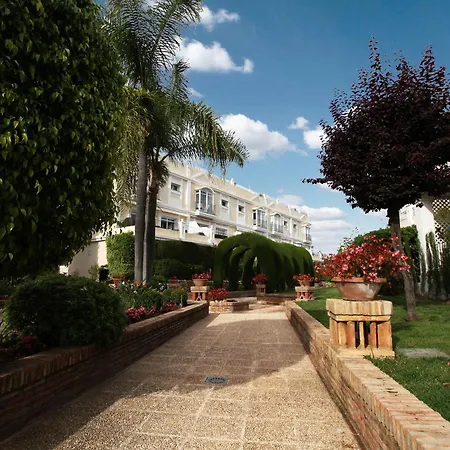 Apartment Spacious 2 Bed Duplex In Aloha Gardens Close To Puerto Banus