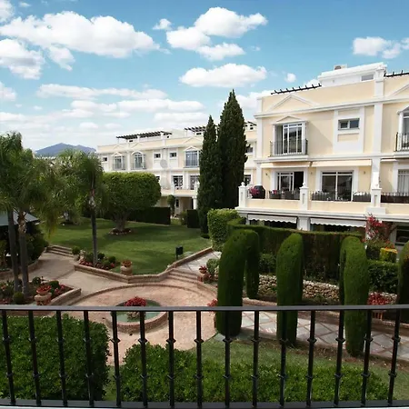 Spacious 2 Bed Duplex In Aloha Gardens Close To Puerto Banus Marbella